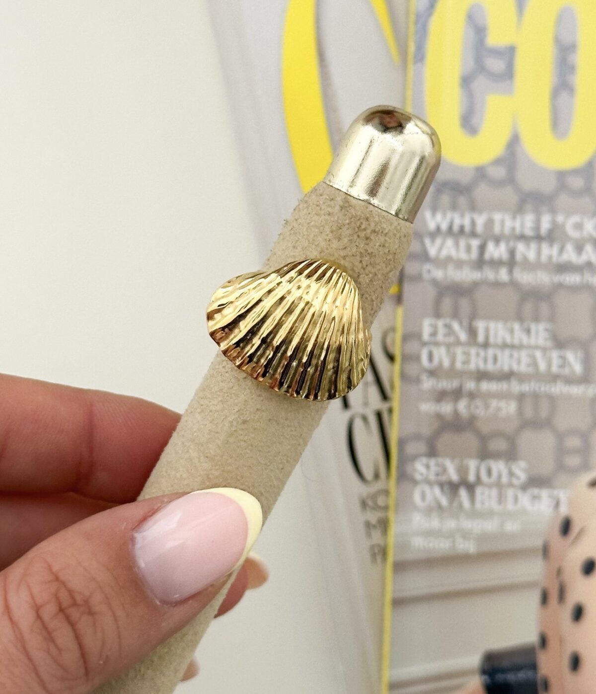 Ring schelp R148 Goud